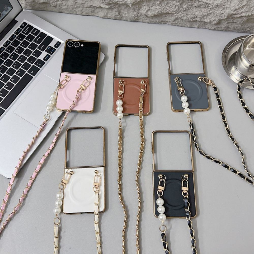 Kryt Na Samsung Galaxy Z Flip 7 Magnetický Řemínek S Přívěskem