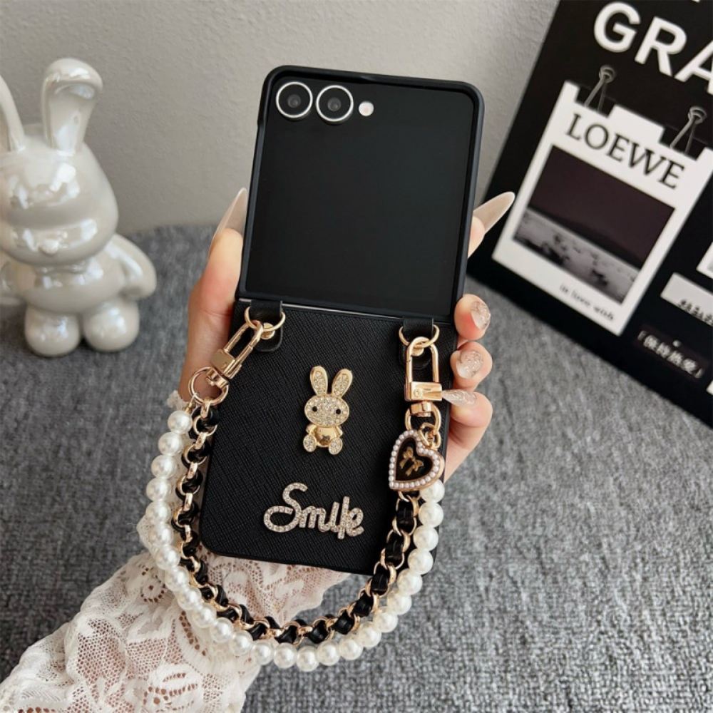 Kryt Samsung Galaxy Z Flip 7 Usměvavý Králíček S Náramkem