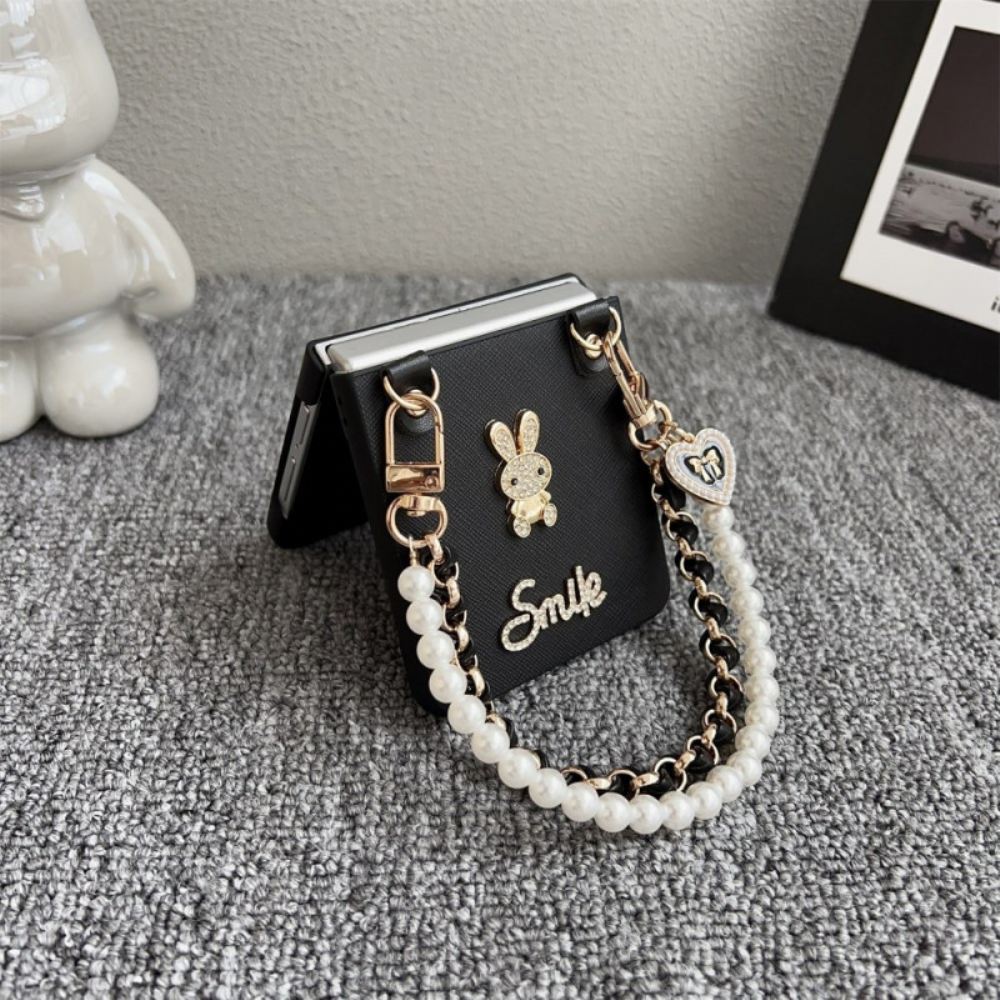 Kryt Samsung Galaxy Z Flip 7 Usměvavý Králíček S Náramkem