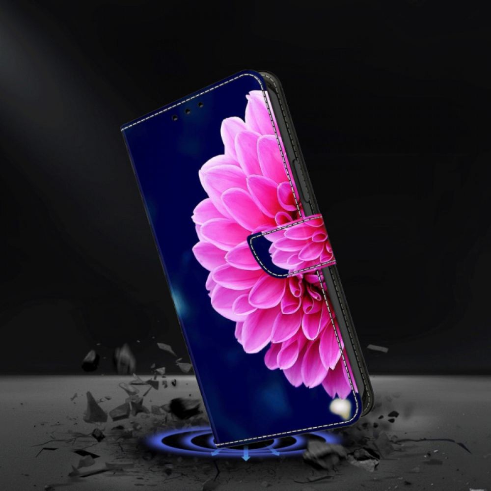 Kožený Kryt Google Pixel 9 Růžový Květ Na Modrém Pozadí