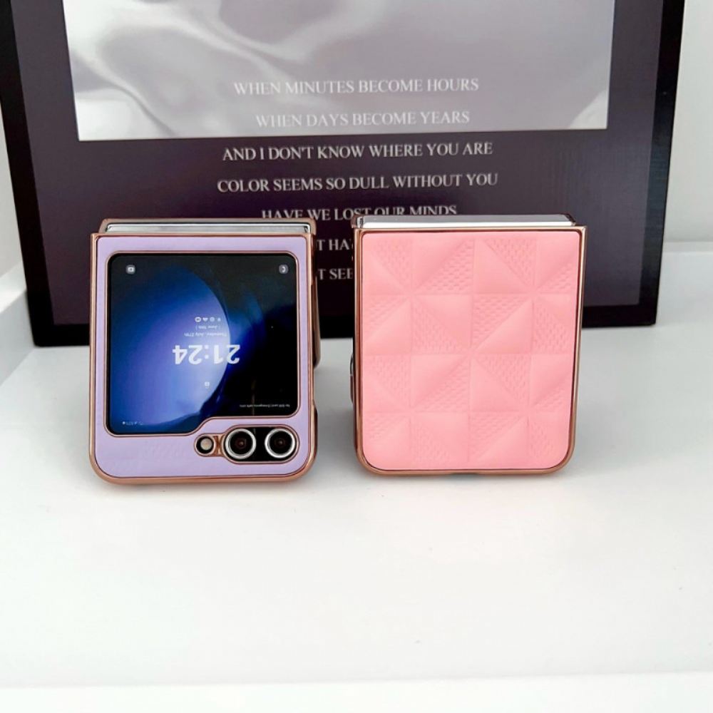 Kryt Samsung Galaxy Z Flip 6 Kryty Na Mobil Prošívané Okraje S Kovovým Efektem